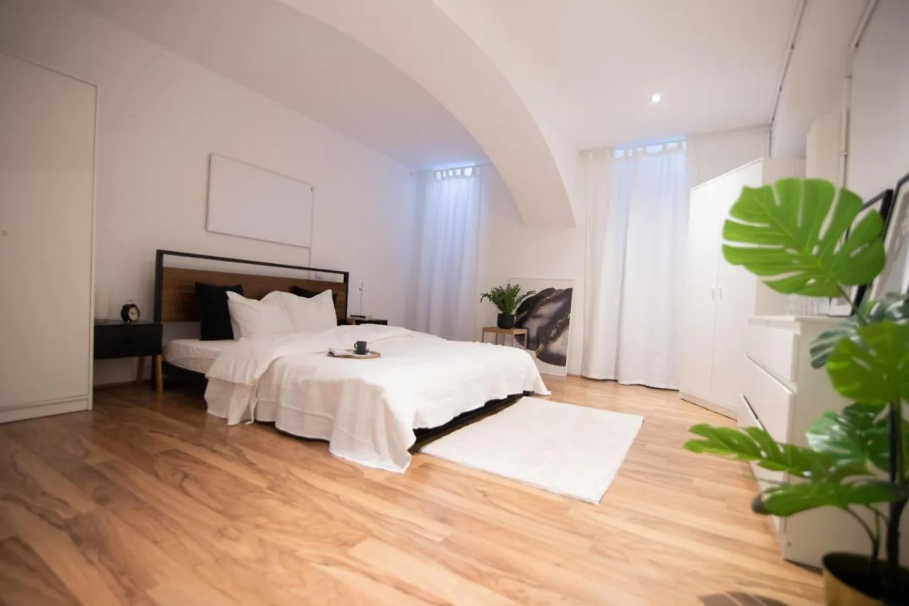 Trendy Souterrain Loft - Near City Center contacts