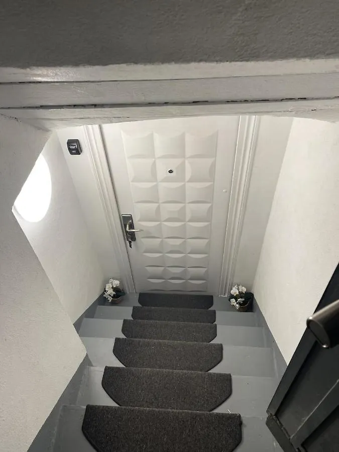 Trendy Souterrain Loft - Near City Center Vienna Apartment